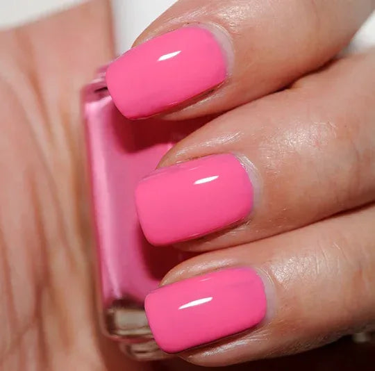 Essie- Off The Shoulder - The Beauty League Pakistan