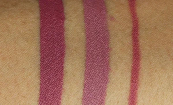 Huda Beauty- Lip Contour Set Trophy Wife/Muse Mini Lipstick And Trophy Wife Liner - The Beauty League Pakistan