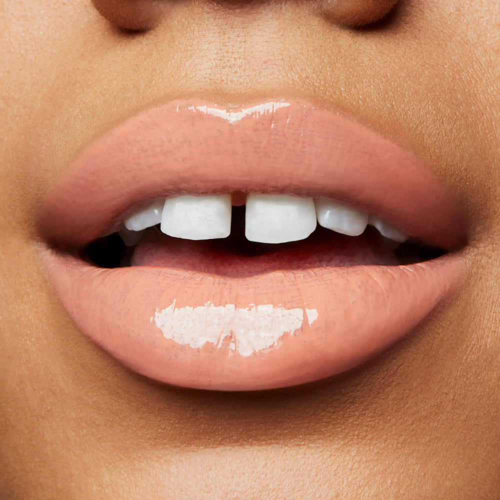 MAC-Patent Paint Lip Lacquer- Patent Pleasure - The Beauty League Pakistan