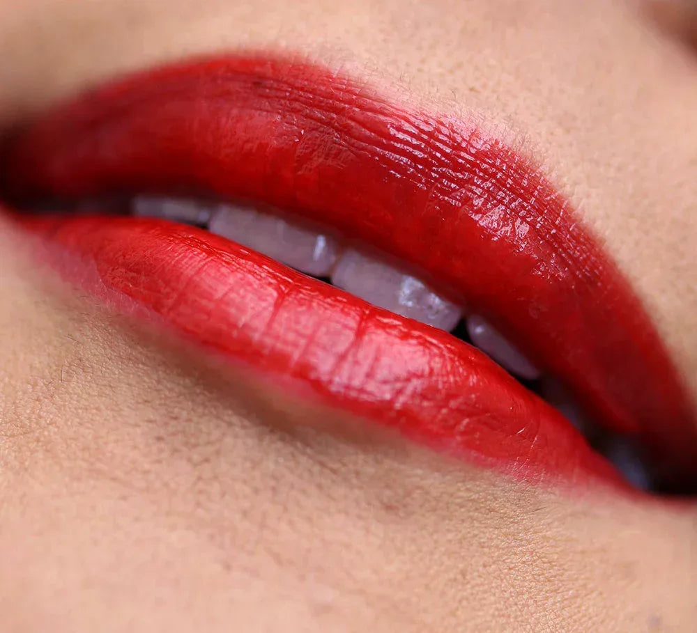 MAC Versicolour Varnish Cream Lip Stain - To The Extreme - The Beauty League Pakistan