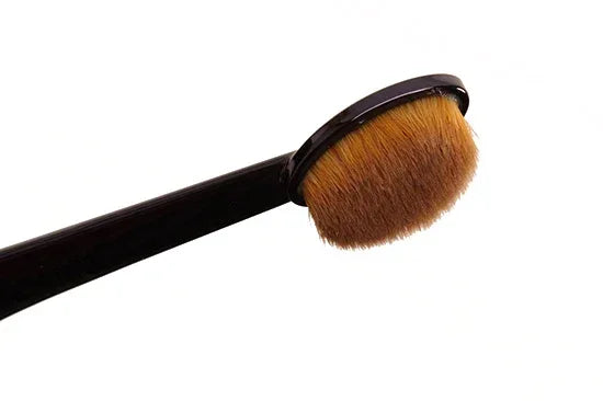MAC- Oval Brush 3 Shading/Blending/Contour Brush - The Beauty League Pakistan