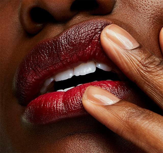 Mac Lustre Lipstick- Cockney - The Beauty League Pakistan