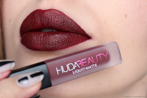 Huda Beauty- Liquid Mini Matte Lipstick- Famous